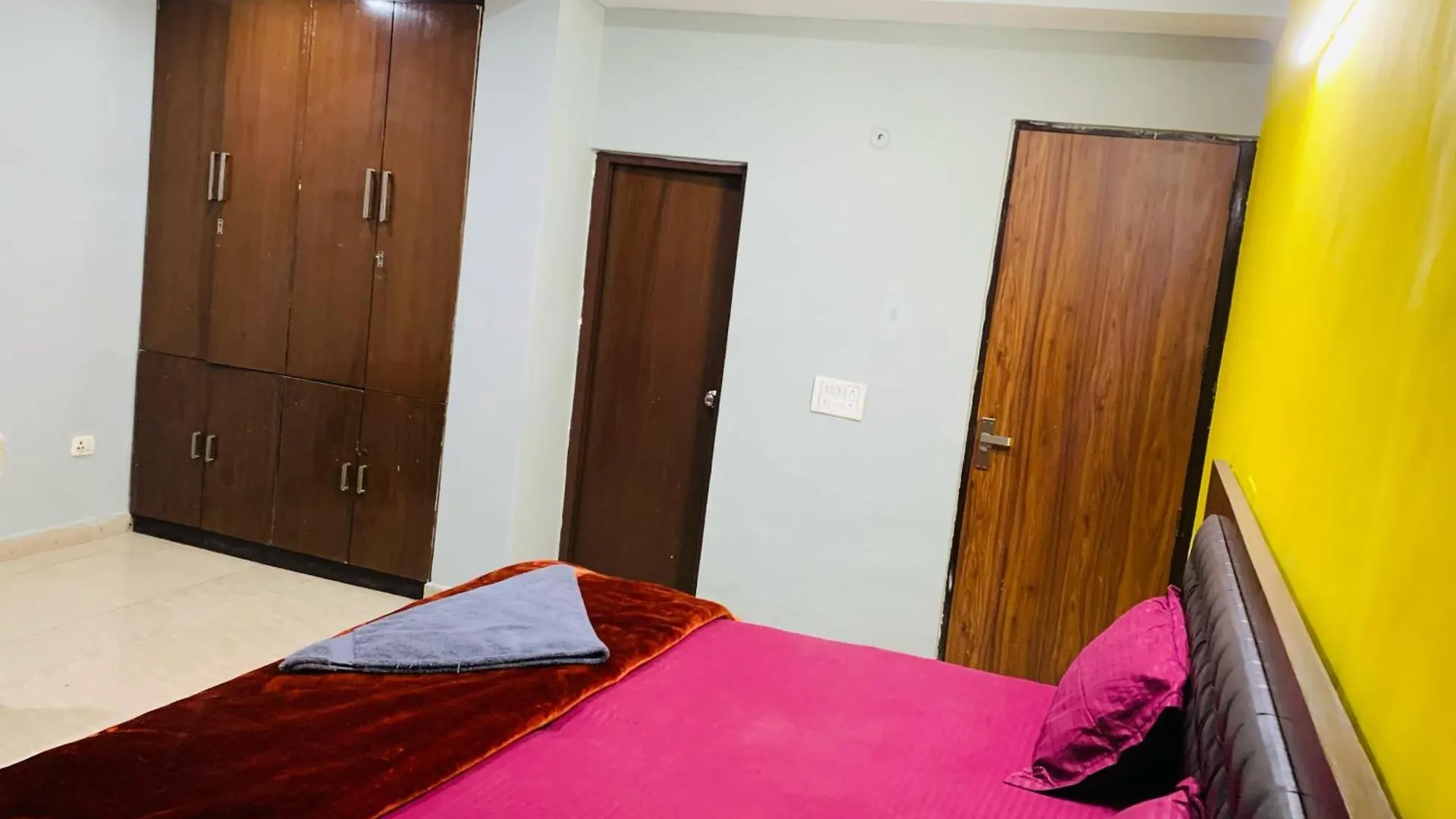 Hotel Elite Stay 구르가온